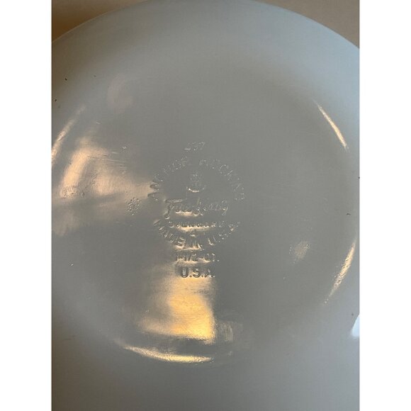 Fire King white 1 1/2Qt Round Casserole Dish w/o Lid Made in USA - Picture 4 of 4